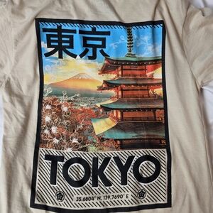 Fresh Laundry Beige Tokyo Graphic Tee Size Medium
